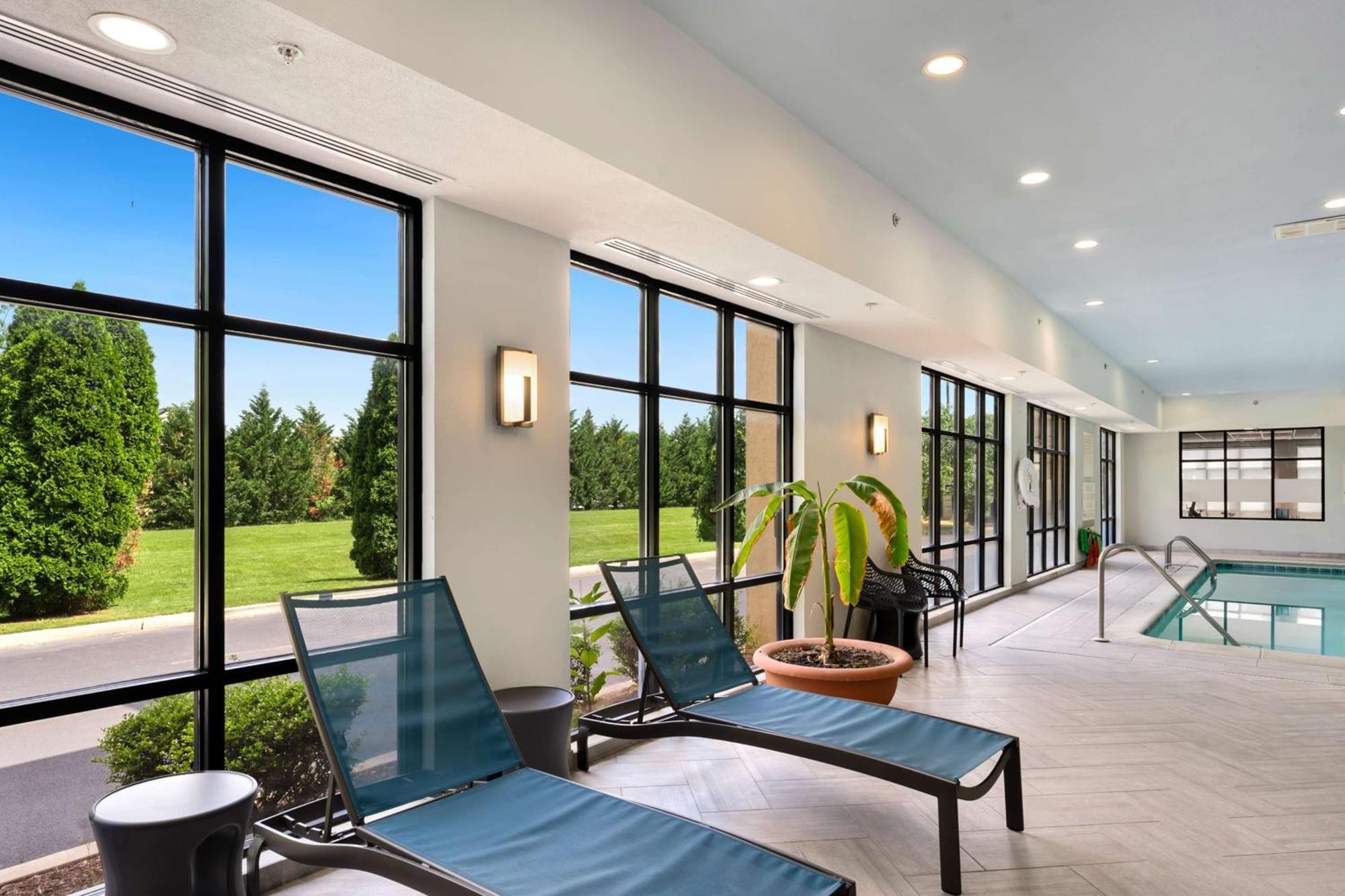 Hampton Inn Milford Exterior photo