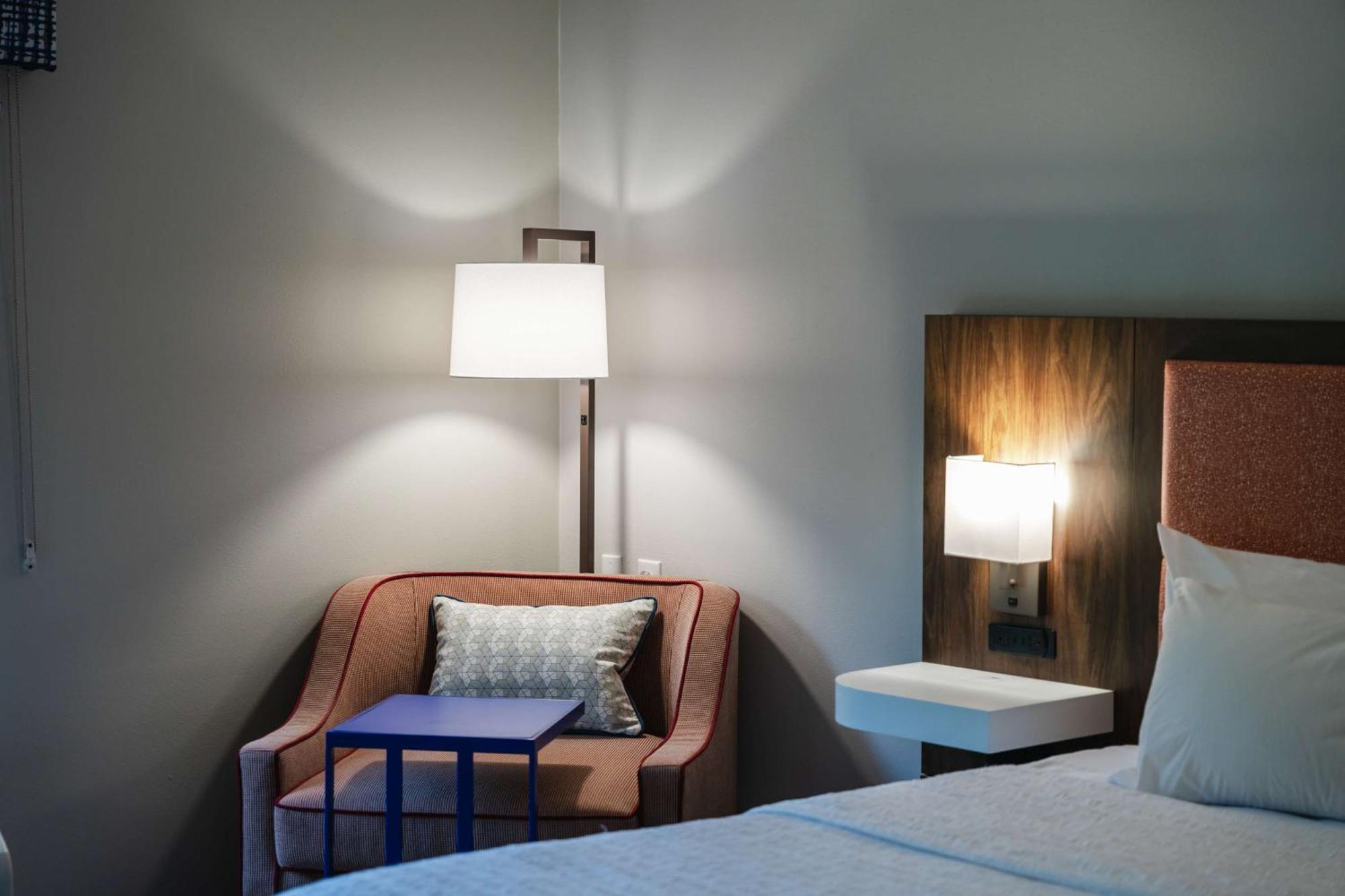 Hampton Inn Milford Exterior photo