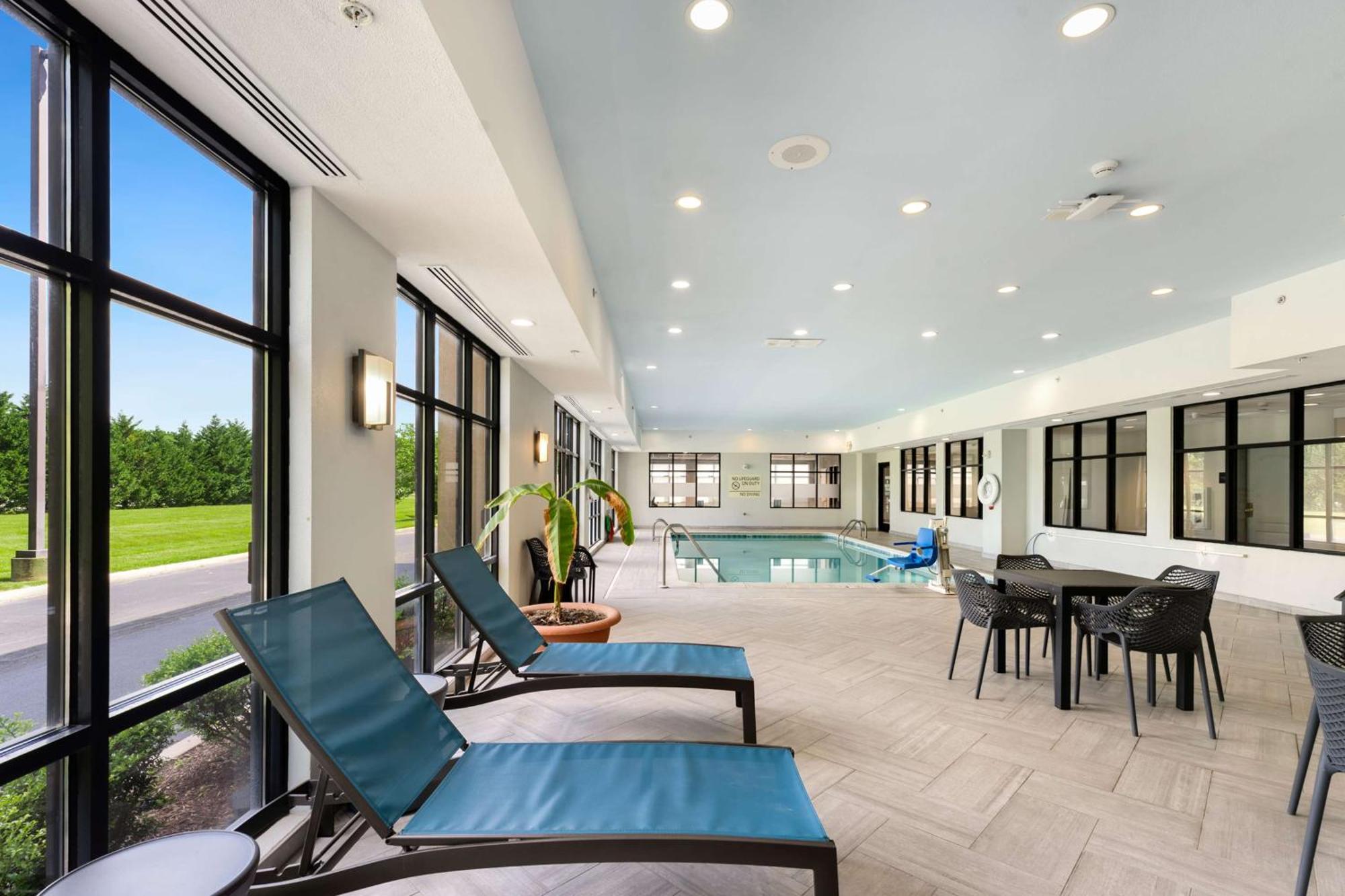 Hampton Inn Milford Exterior photo