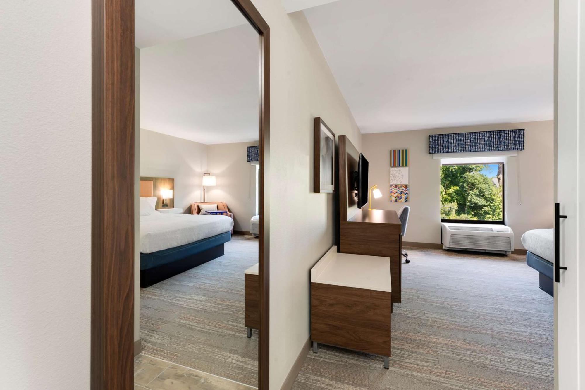 Hampton Inn Milford Exterior photo